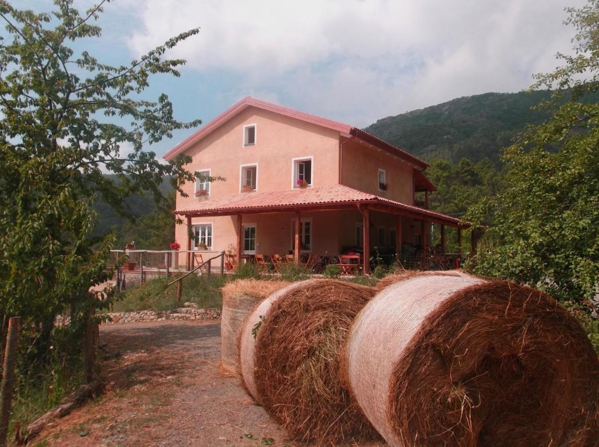 Agriturismo Di Charme E Ristorante Stallato Il Filo Di Paglia Carro Zewnętrze zdjęcie