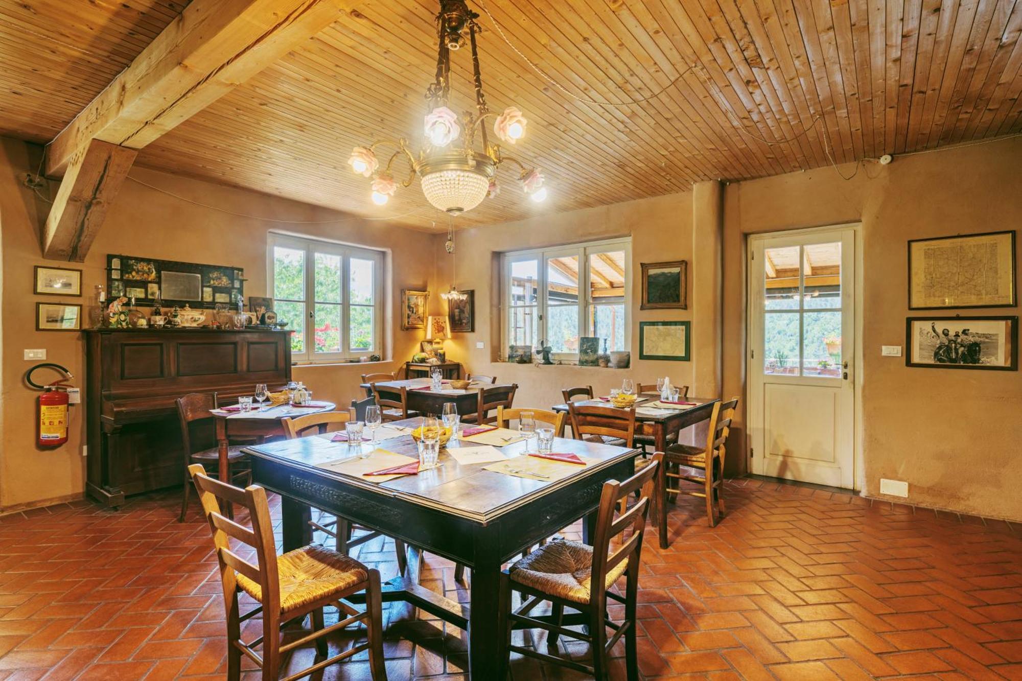 Agriturismo Di Charme E Ristorante Stallato Il Filo Di Paglia Carro Zewnętrze zdjęcie